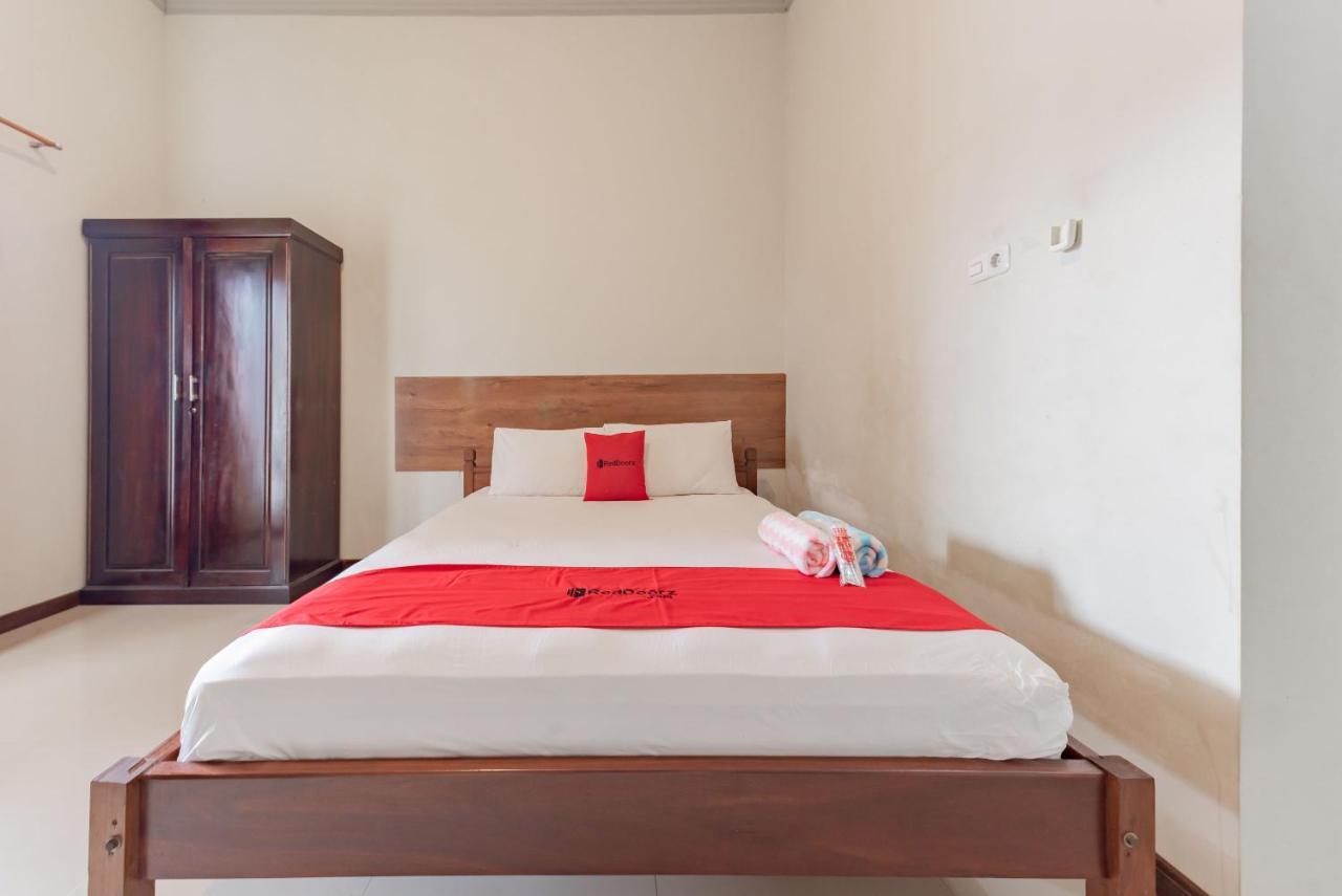 Reddoorz Near Gor Sempaja Samarinda Hotel Ngoại thất bức ảnh