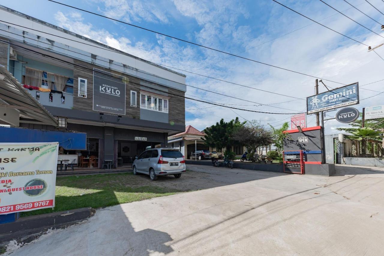 Reddoorz Near Gor Sempaja Samarinda Hotel Ngoại thất bức ảnh